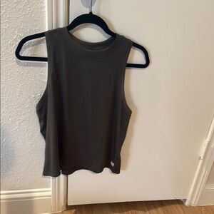 Vuori Women's Energy Top- Olive Green